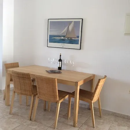 Red House Γερακινή