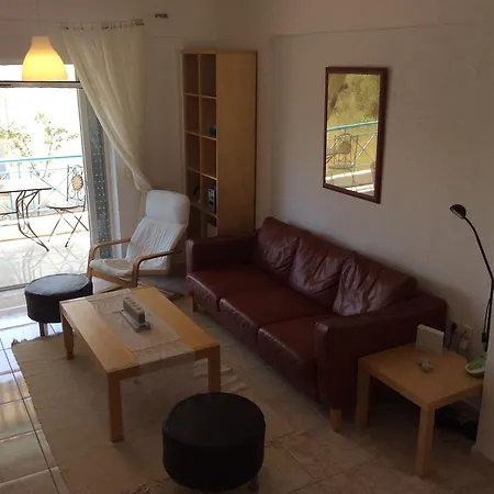 Red House Nyaraló Jerakiní